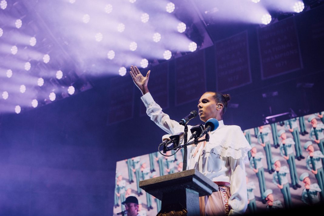 seeing-double:-bouncing-between-digital-and-reality-with-stromae