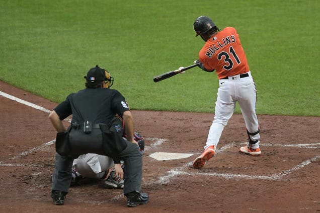 orioles,-with-fingers-crossed-about-injury,-take-on-marlins