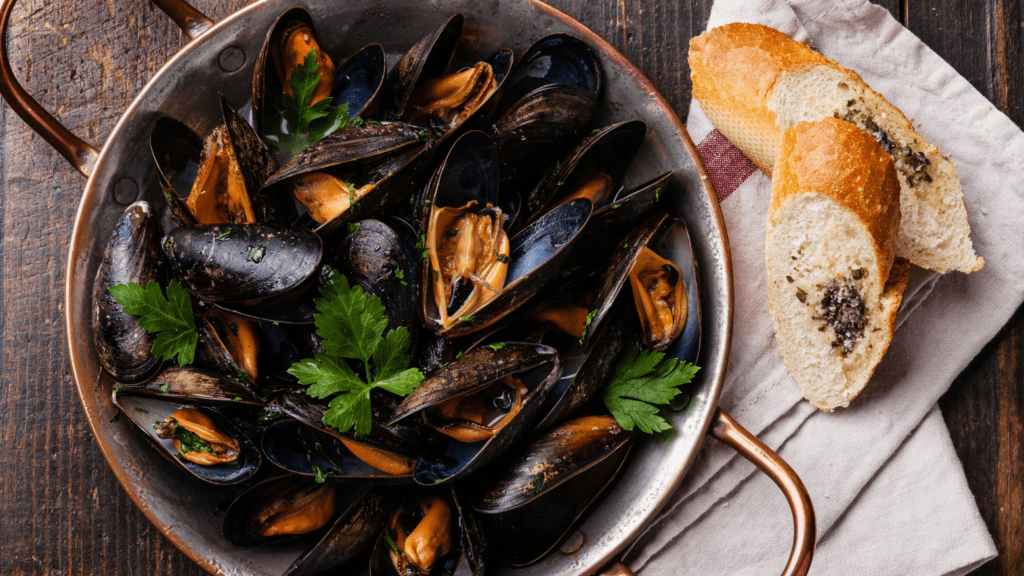 can’t-miss-dish-(rwb)-–-mussels