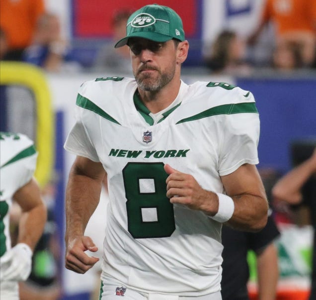 aaron-rodgers-named-captain-in-first-season-with-jets